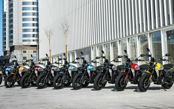 2025 Ducati Scrambler Icon Thrilling Black