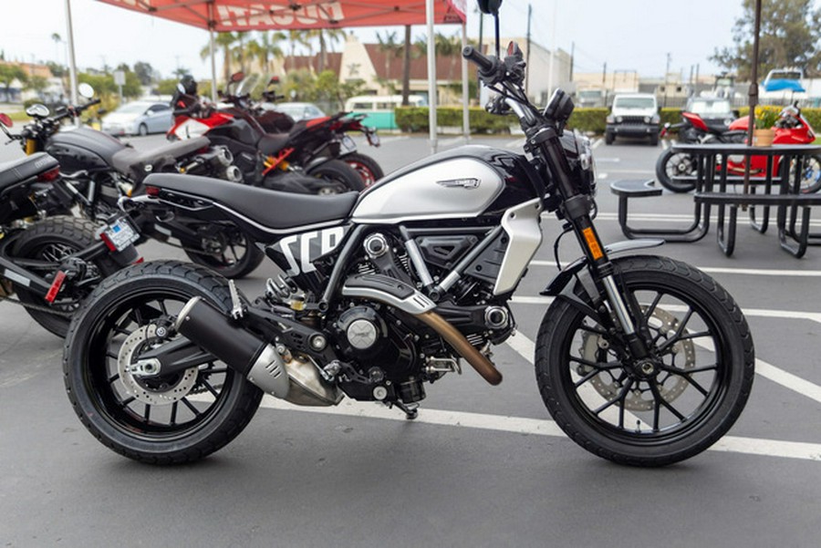 2025 Ducati Scrambler Icon Thrilling Black