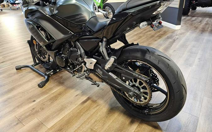 2025 Kawasaki NINJA 650 ABS Metallic Matte Old School Green/Metallic Spark Black - 111383