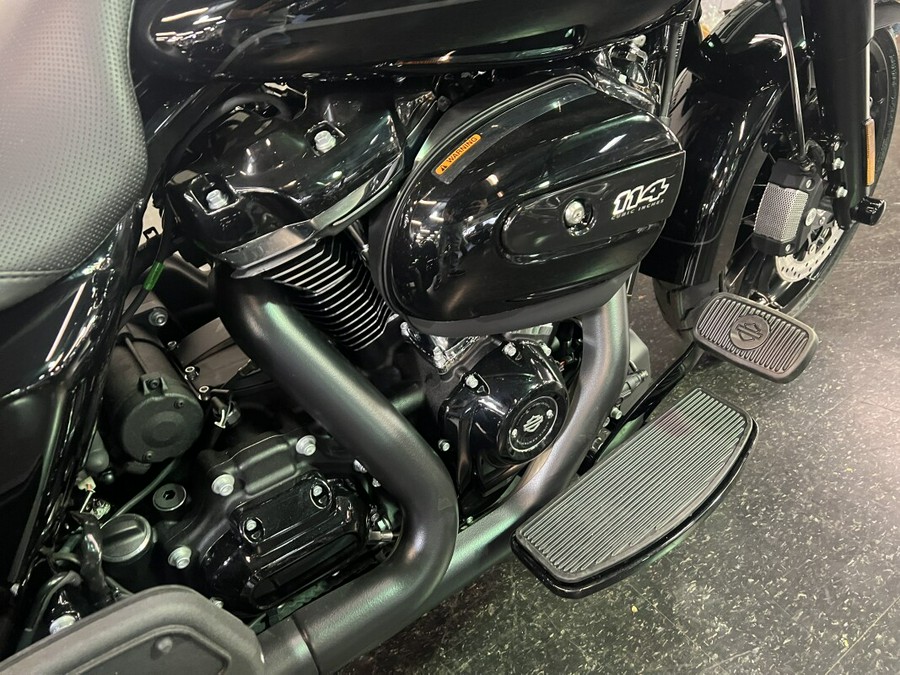 2023 Harley-Davidson Freewheeler Vivid Black FLRT