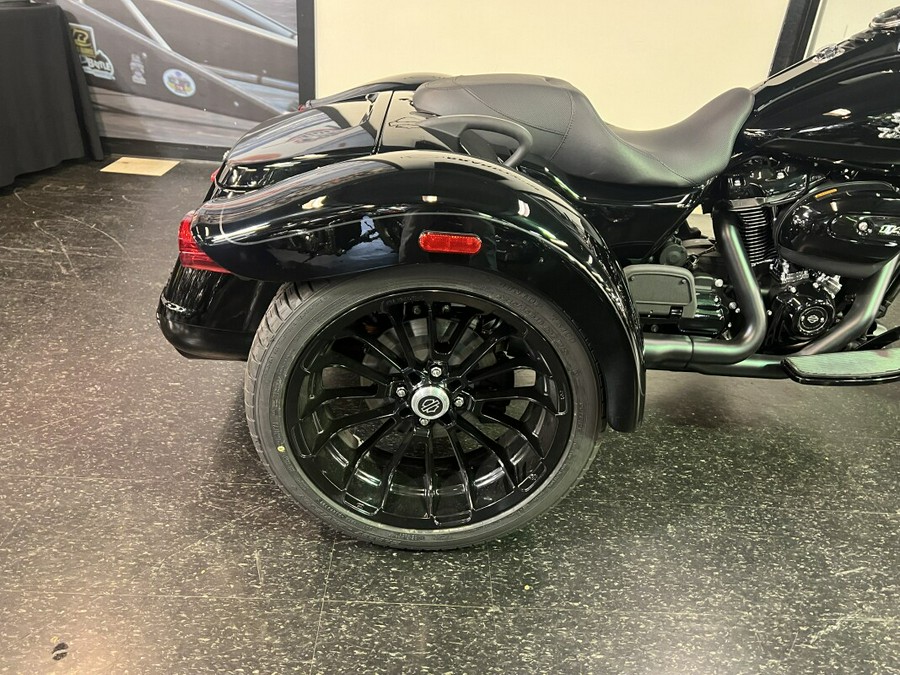 2023 Harley-Davidson Freewheeler Vivid Black FLRT