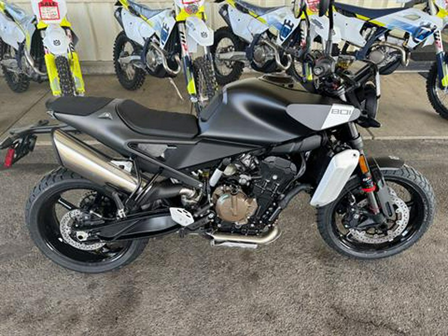 2025 Husqvarna Svartpilen 801