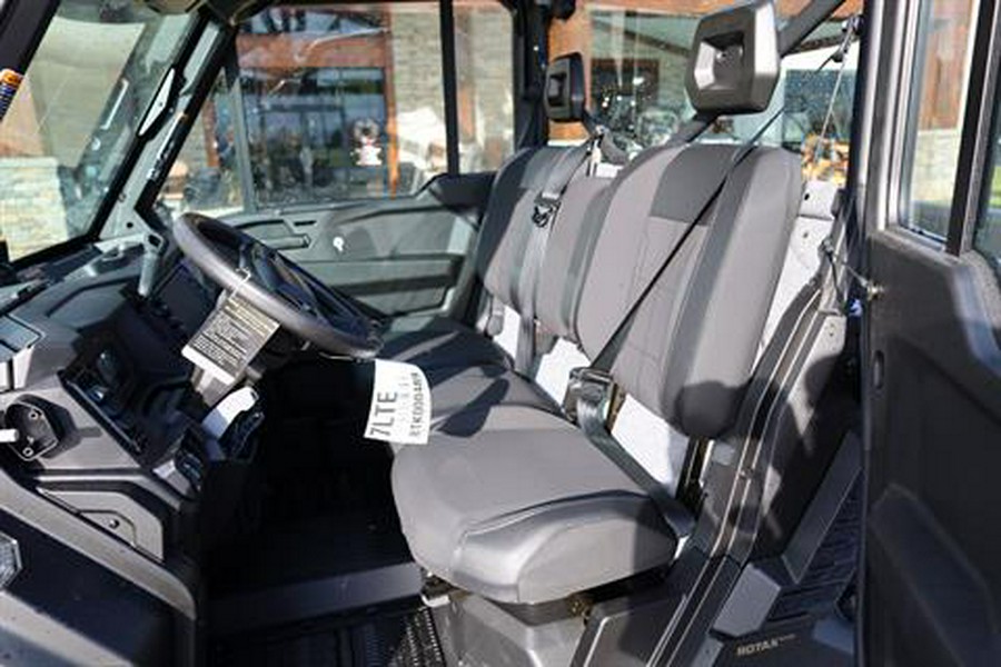 2026 Can-Am Defender XT CAB HD11