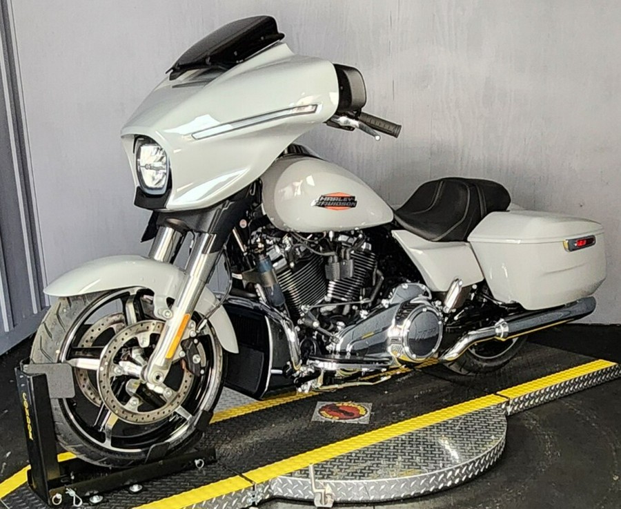 2024 Harley-Davidson Street Glide® FLHX BILLIARD GRAY