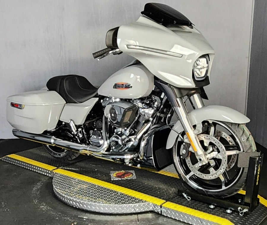 2024 Harley-Davidson Street Glide® FLHX BILLIARD GRAY