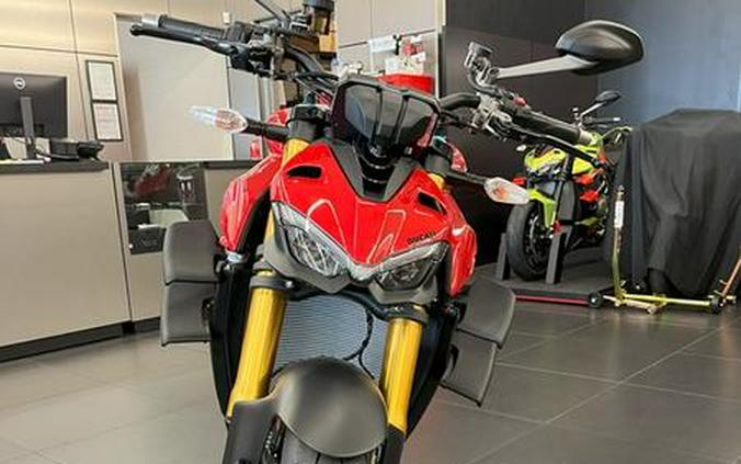 2024 Ducati Streetfighter V4 S Red