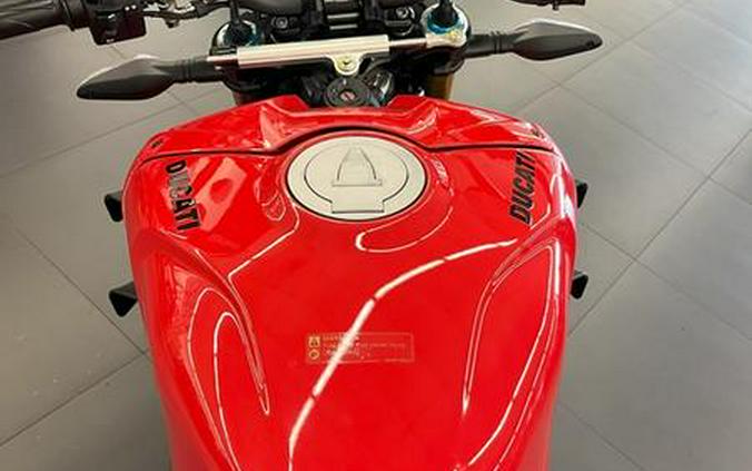 2024 Ducati Streetfighter V4 S Red