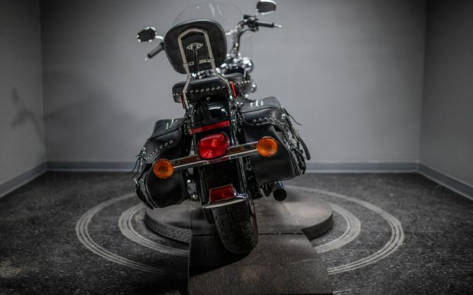 2014 Heritage Softail® Classic (FLSTC)