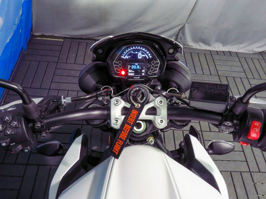 2024 Triumph Street Triple 765 R Crystal White R