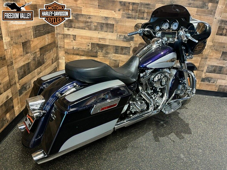 2009 Harley-Davidson® Street Glide® Big Purple Flake / Brilliant Silver FLHX