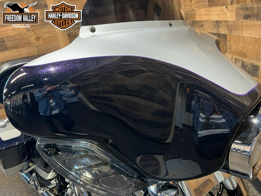 2009 Harley-Davidson® Street Glide® Big Purple Flake / Brilliant Silver FLHX