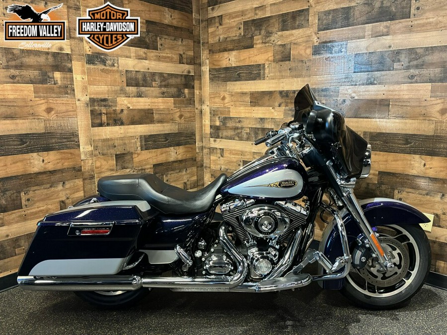 2009 Harley-Davidson® Street Glide® Big Purple Flake / Brilliant Silver FLHX