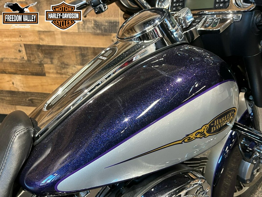 2009 Harley-Davidson® Street Glide® Big Purple Flake / Brilliant Silver FLHX