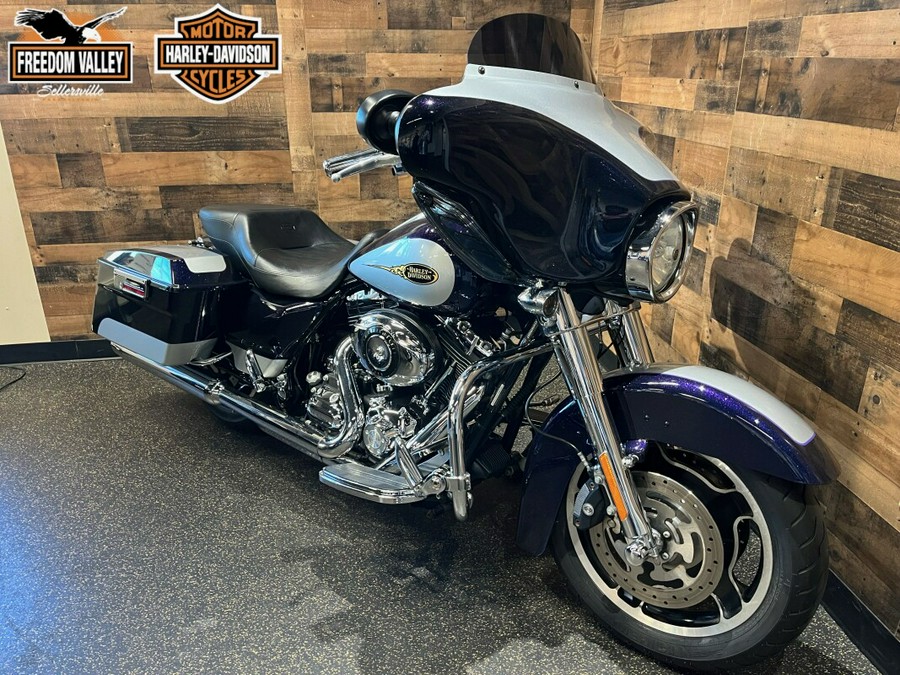 2009 Harley-Davidson® Street Glide® Big Purple Flake / Brilliant Silver FLHX