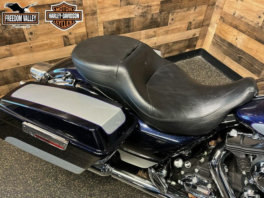 2009 Harley-Davidson® Street Glide® Big Purple Flake / Brilliant Silver FLHX
