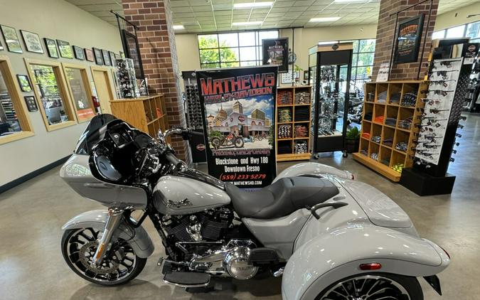 2024 Harley-Davidson Road Glide 3 Billiard Gray