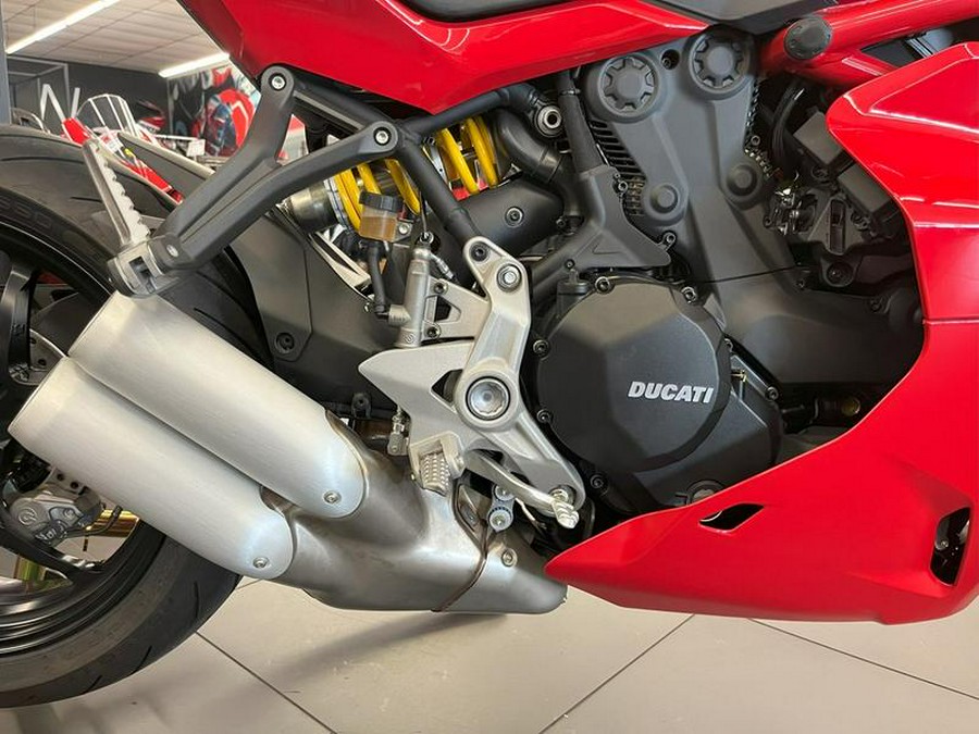 2024 Ducati Supersport 950 Red