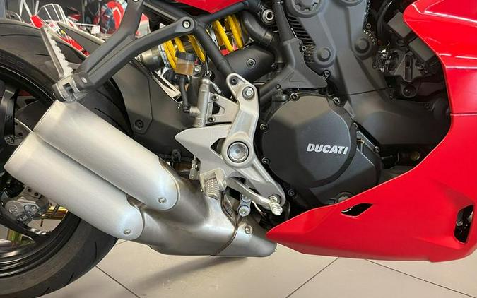 2024 Ducati Supersport 950 Red