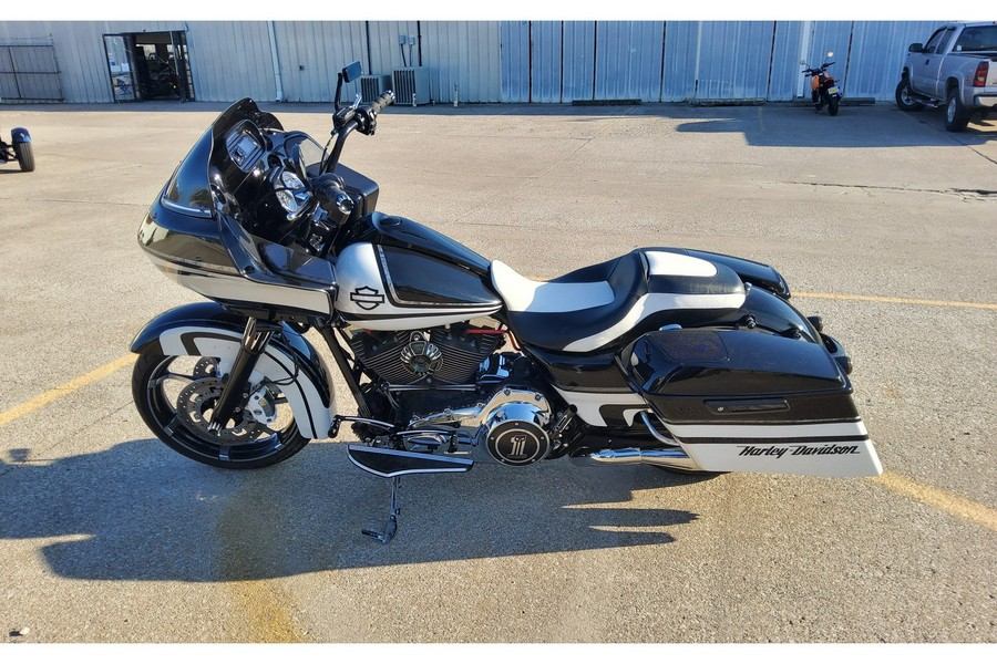 2011 Harley-Davidson® ROAD GLIDE