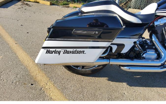 2011 Harley-Davidson® ROAD GLIDE
