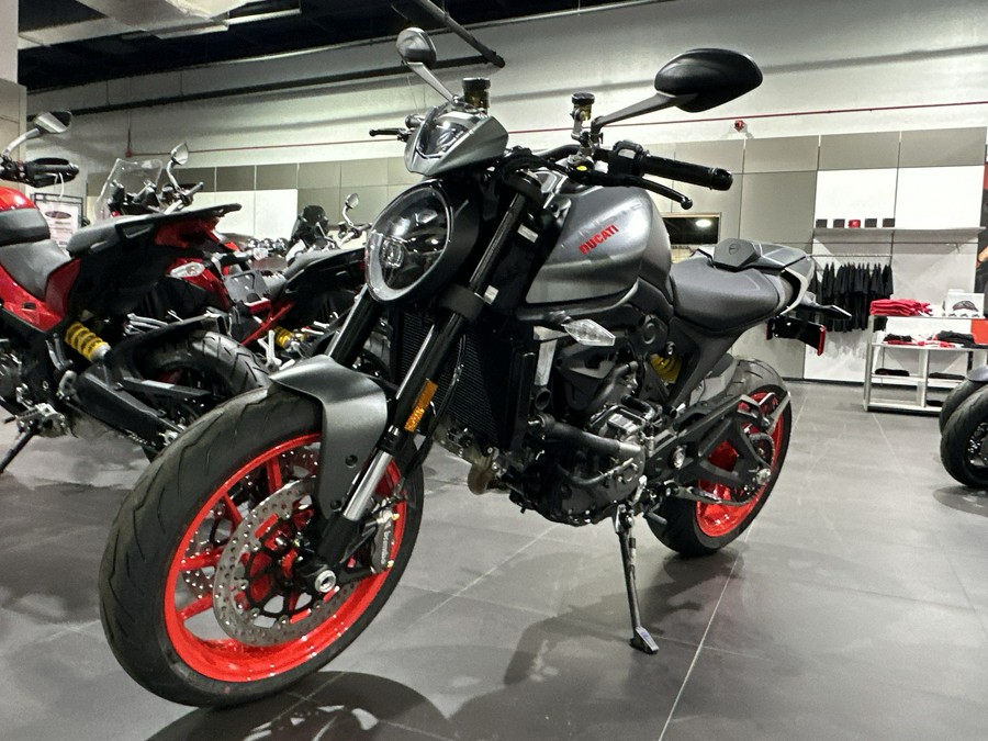2025 Ducati Monster 937