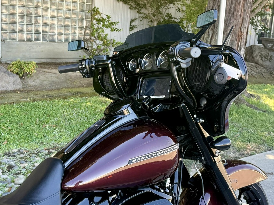 FLHXS 2018 Street Glide Special