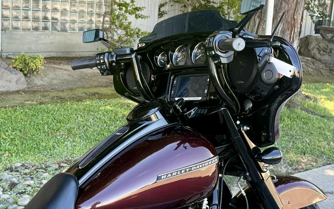 FLHXS 2018 Street Glide® Special