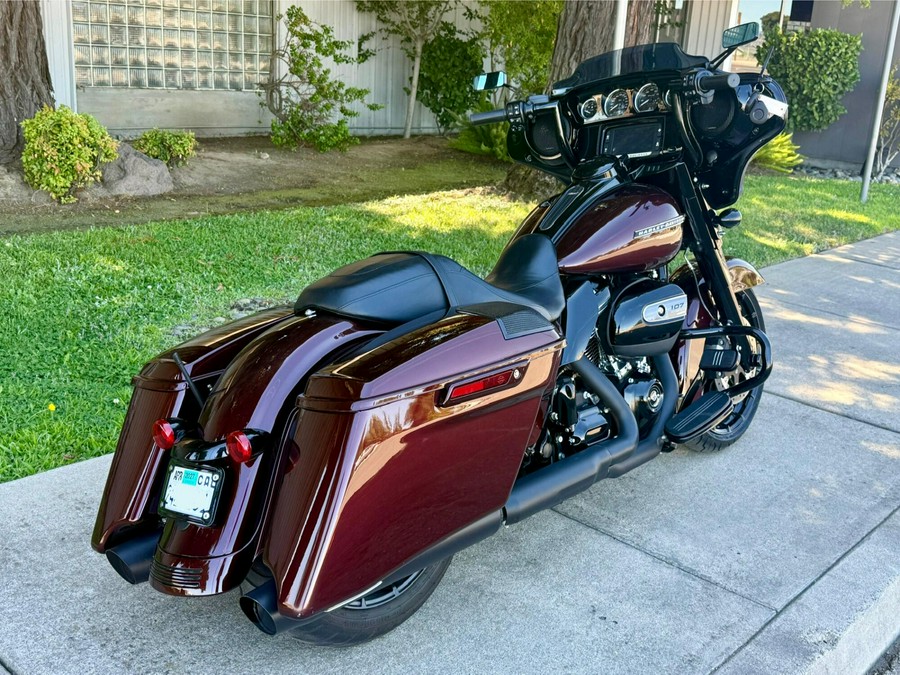 FLHXS 2018 Street Glide Special