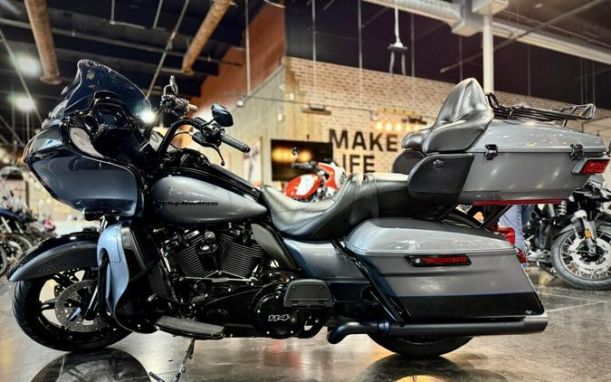 2021 Harley-Davidson® Road Glide® Limited Gauntlet Gray Metallic/Vivid Black - Black Finish