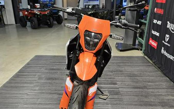 2026 KTM 390 SMC R - B.D.