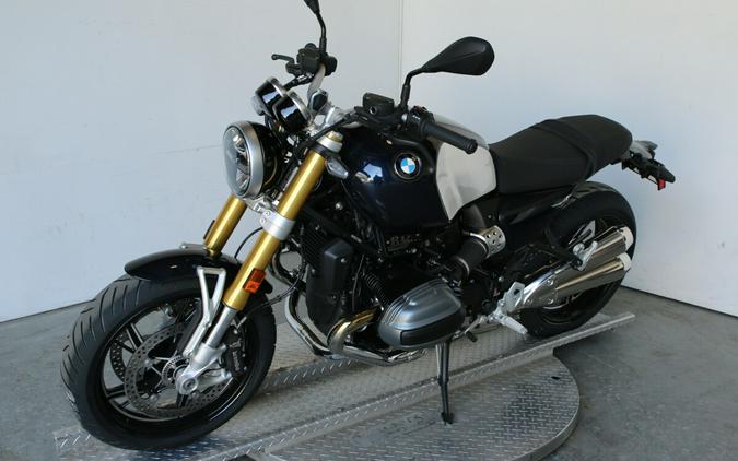 2026 BMW Motorrad R 12 nineT Imperial Blue Metallic