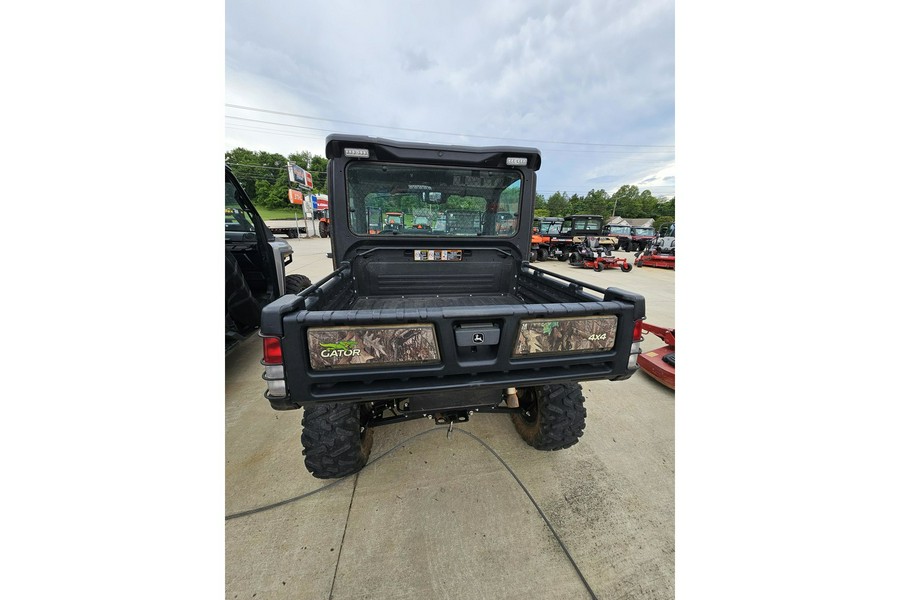 2022 XUV835M - John Deere