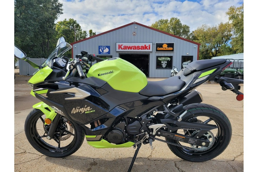 2026 EX500 Ninja 500 ABS - Kawasaki