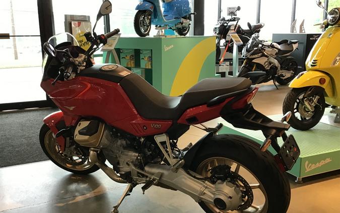 2023 Moto Guzzi V100 Mandello