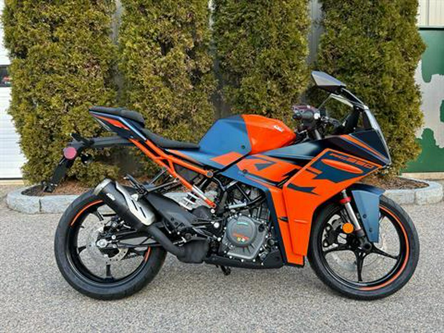 2023 KTM RC 390