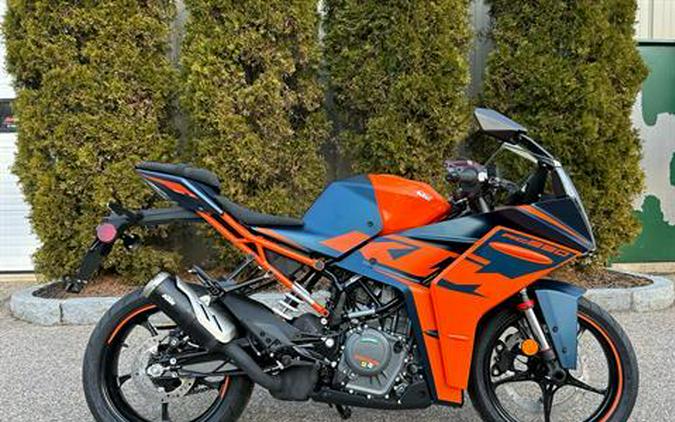 2022 KTM RC 390 Review [11 Fast Facts From the Street + Track]