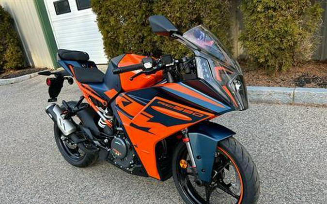 2023 KTM RC 390