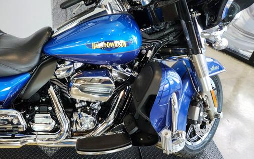 2017 Harley-Davidson® Ultra Limited FLHTK