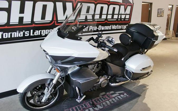 2015 Victory Motorcycles® Cross Country Tour® Two-Tone White Pearl and Gray