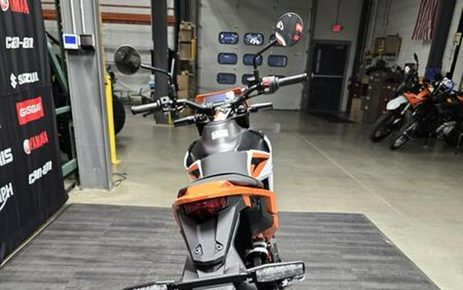 2026 KTM 390 SMC R - B.D.
