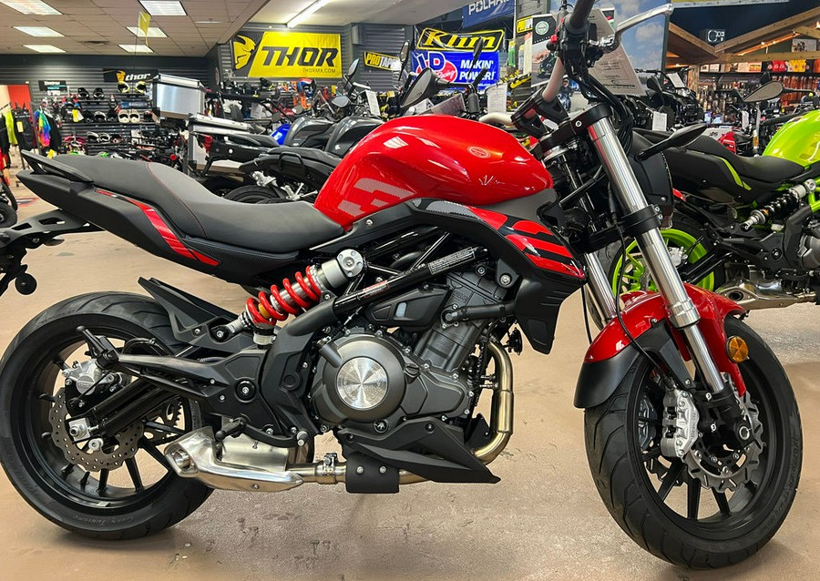 2022 Benelli 302S