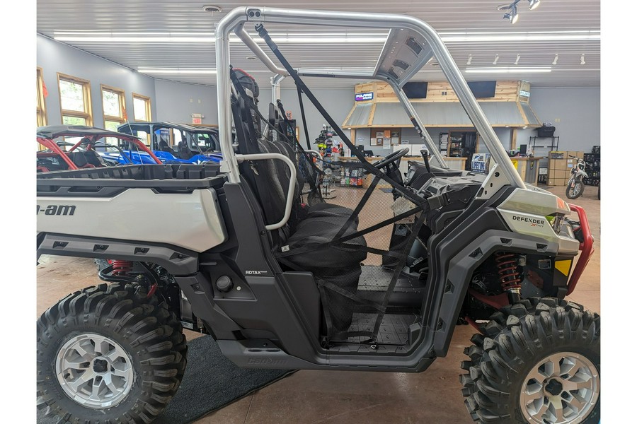 2024 Can-Am DEFENDER X MR HD10