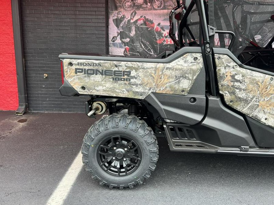 2025 Honda® Pioneer 1000-6 Deluxe Crew TrueTimber Atera Camo
