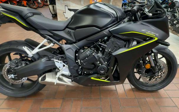 2026 Honda CBR650R E-CLUTCH