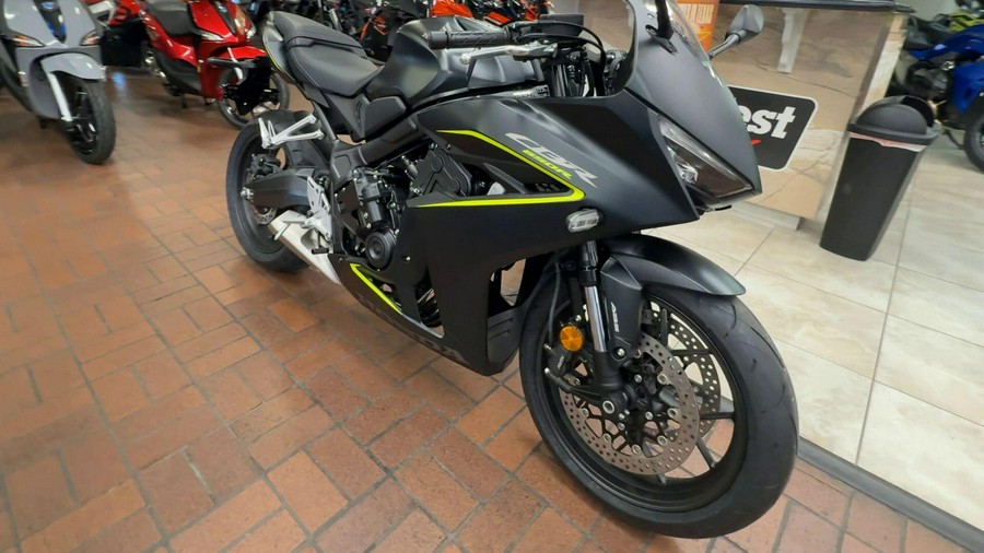 2026 Honda CBR650R E-CLUTCH