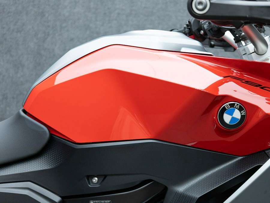 2021 BMW F900XR W/ABS
