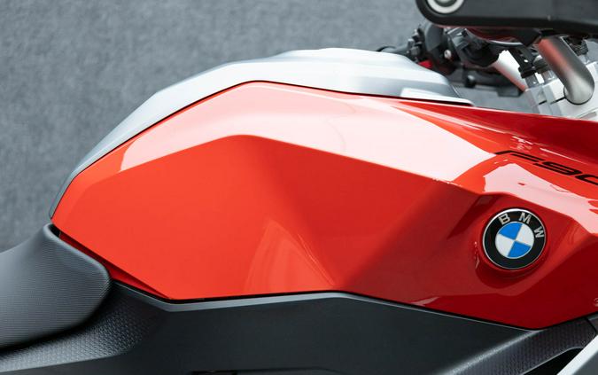 2021 BMW F900XR W/ABS