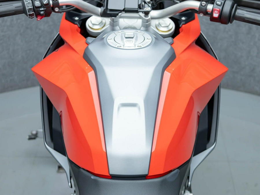 2021 BMW F900XR W/ABS