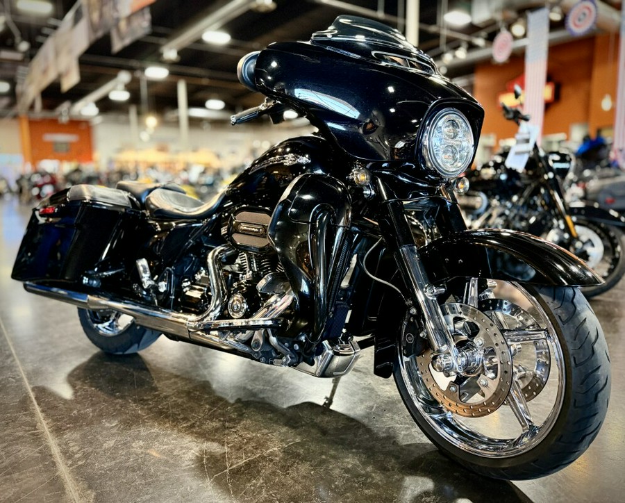 2015 Harley-Davidson® CVO™ Street Glide®