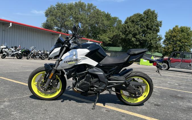 2022 CFMOTO 650 NK